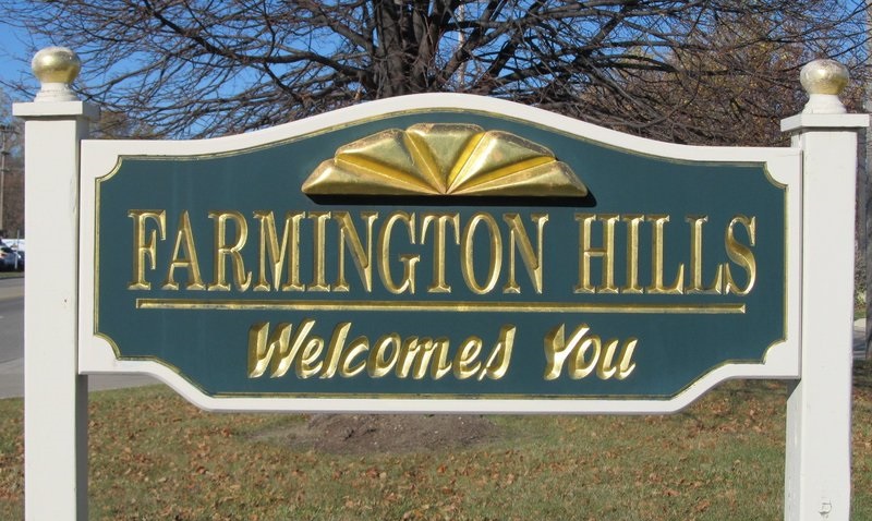 Farmington Hills Welcomes You Signage