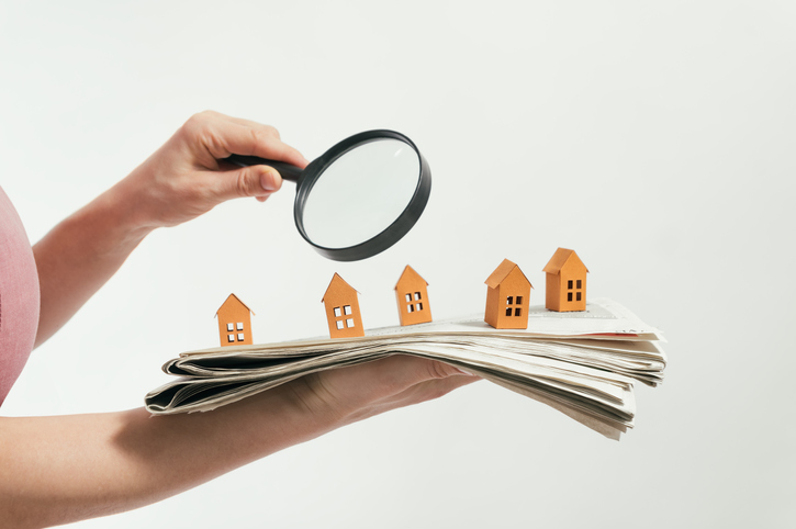 magnified houses